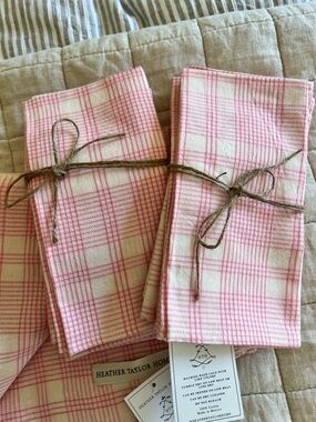 NWT Set of 8 Heather Taylor Home Napkins in Marianne Plaid Peony